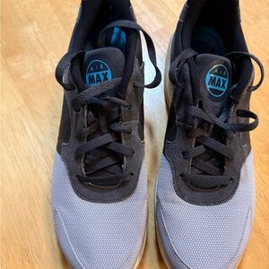 Nike Air Max Men's Gray and Black Tennis Sneakers